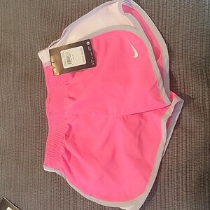 NWT Nike Girl`s Dry Tempo Running Shorts Hyper Pink